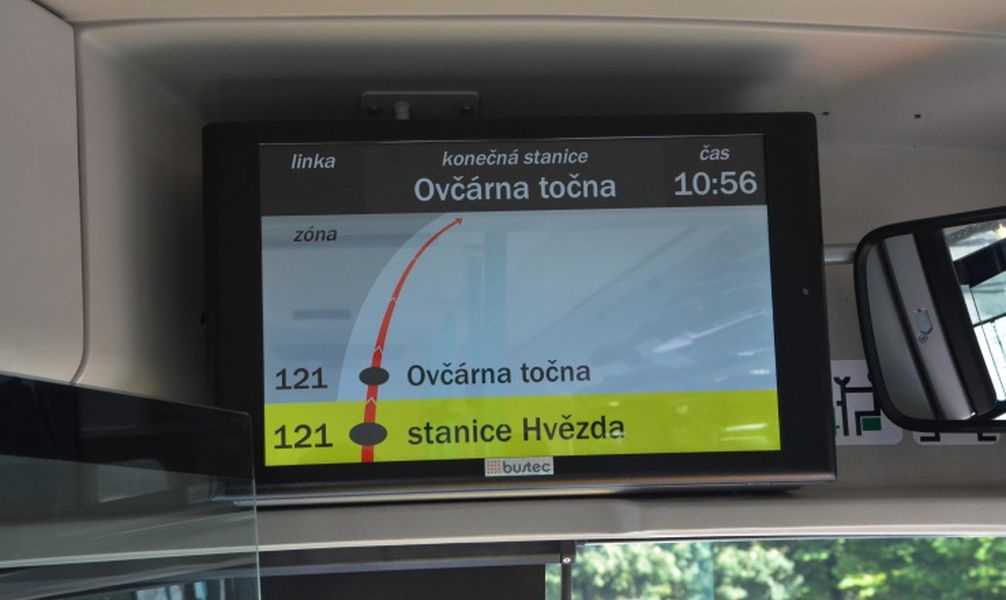 Elektrobus je vybaven vnitřním informačním panelem