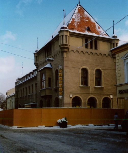 oprava divadla po vyhoření zdroj foto:DŠ