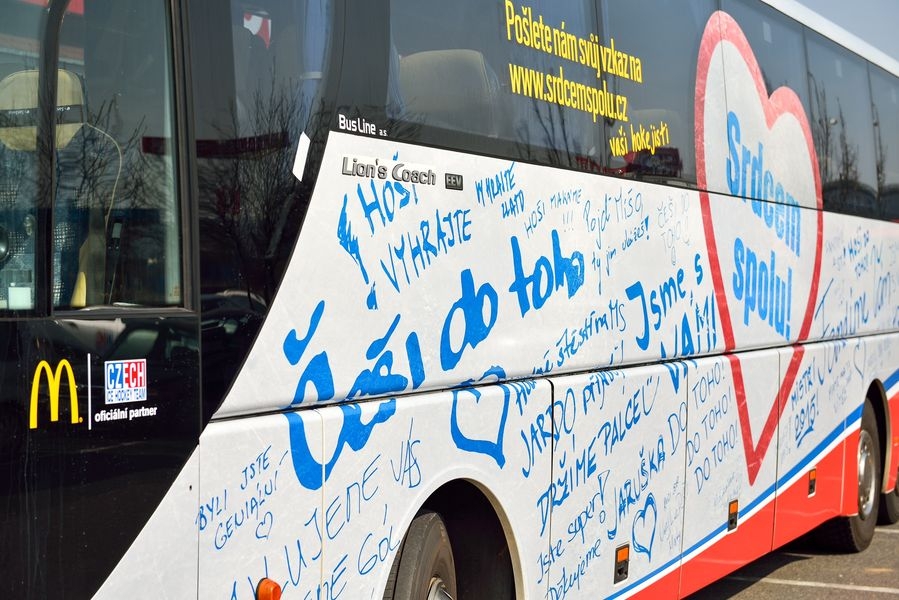 autobus české hokejové reprezentace zdroj foto: H. Penčáková