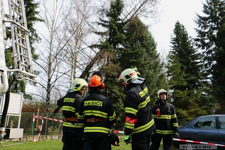 Olomoucký kraj - hasiči odstraňovali následky silného větru