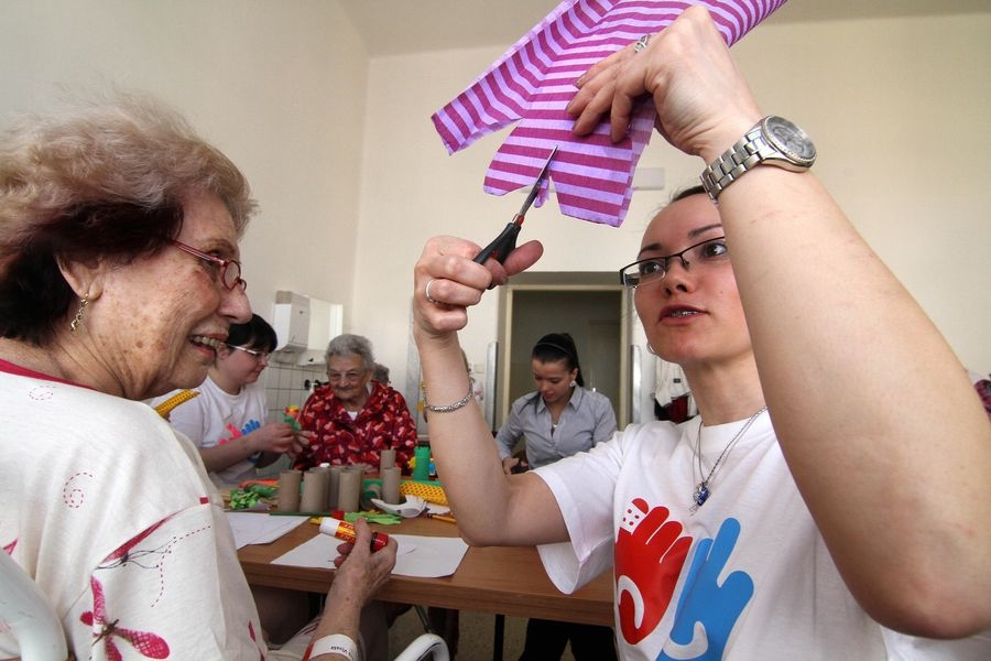 dobrovolníci pomohli zpříjemnit velikonoční čas pacientům zdroj foto: FN Olomouc