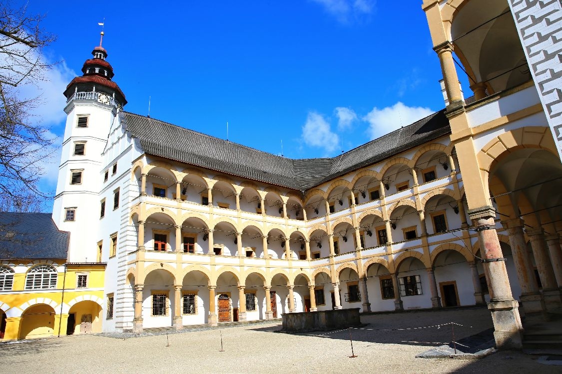 zámek Velké Losiny - zahájení sezóny 2015 foto: sumpersko.net