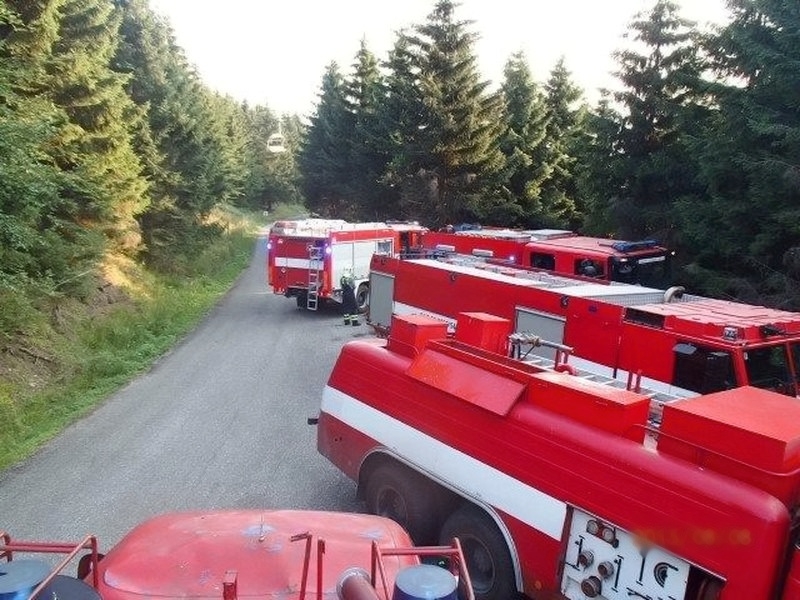 Kouty na Desnou - likvidace lesního požáru zdroj foto: HZS Ok