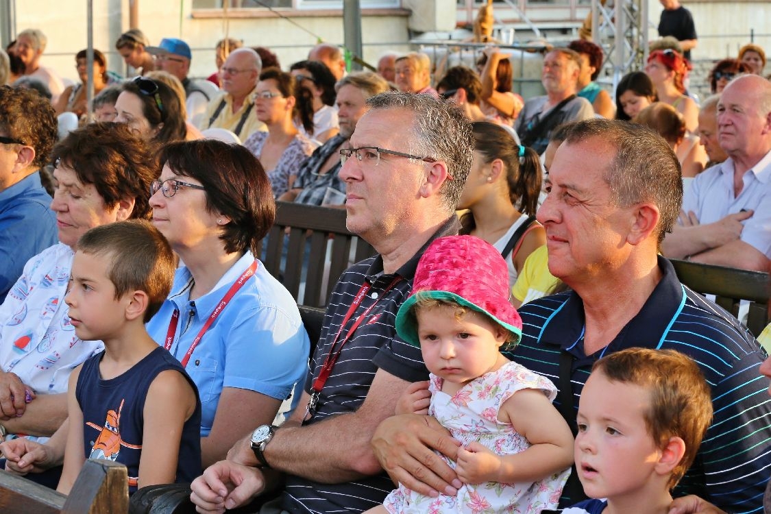 Šumperk - sobotní hlavní program - starosta Zdeněk Brož převzal záštitu nad festivalem foto: sumpersko.net