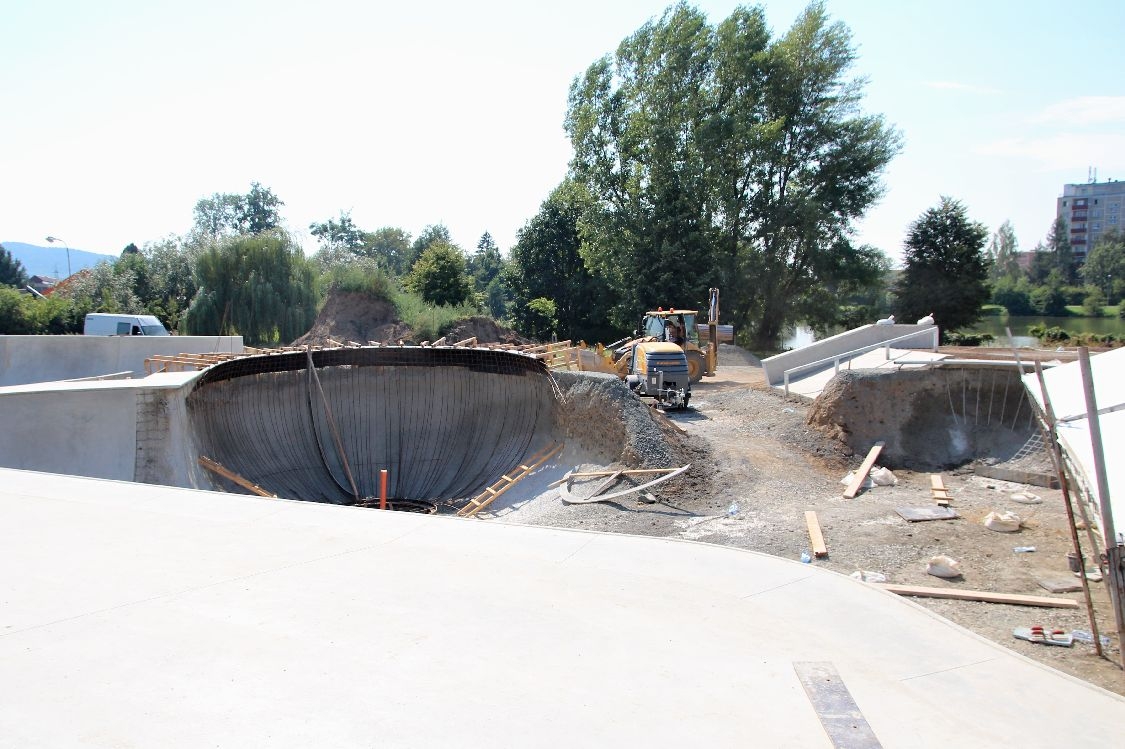 Skatepark Šumperk - staveniště v září foto: sumpersko.net