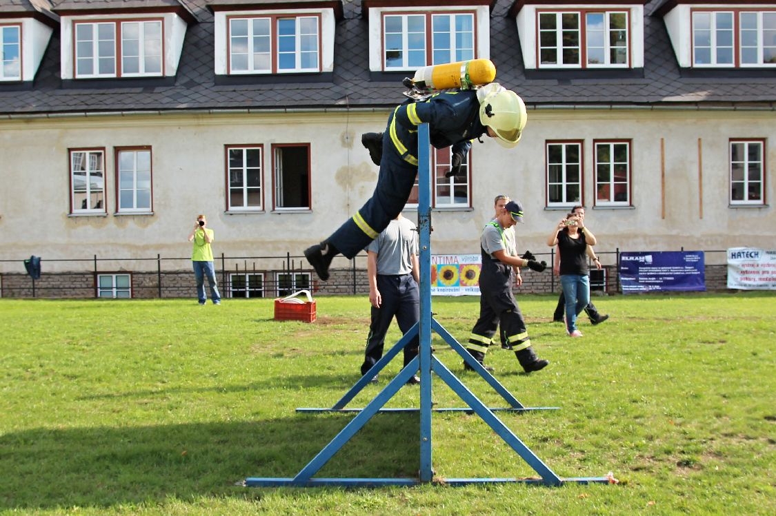 Šumperská liga T.F.A. zdolání dvoumetrové překážky foto: sumpersko.net