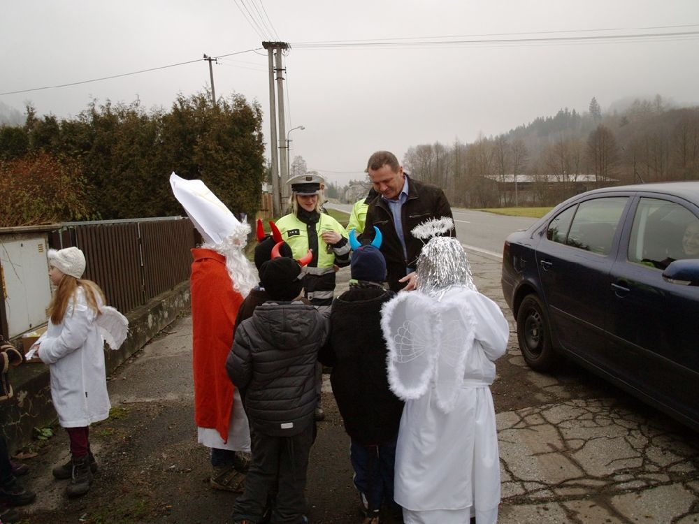 Mikuláš nebo čert zdroj foto: PČR