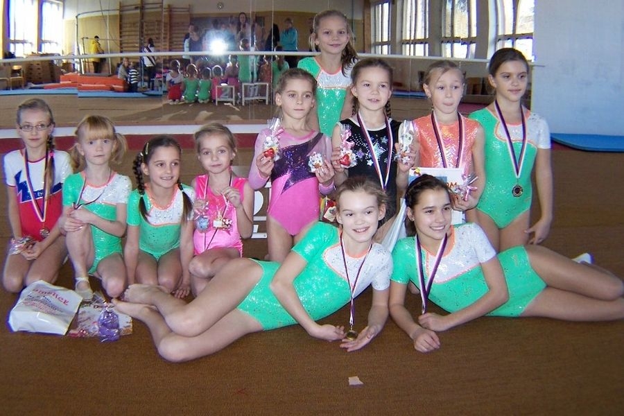 gymnastky TJ Šumperk na závodech v Bruntále zdroj foto: oddíl