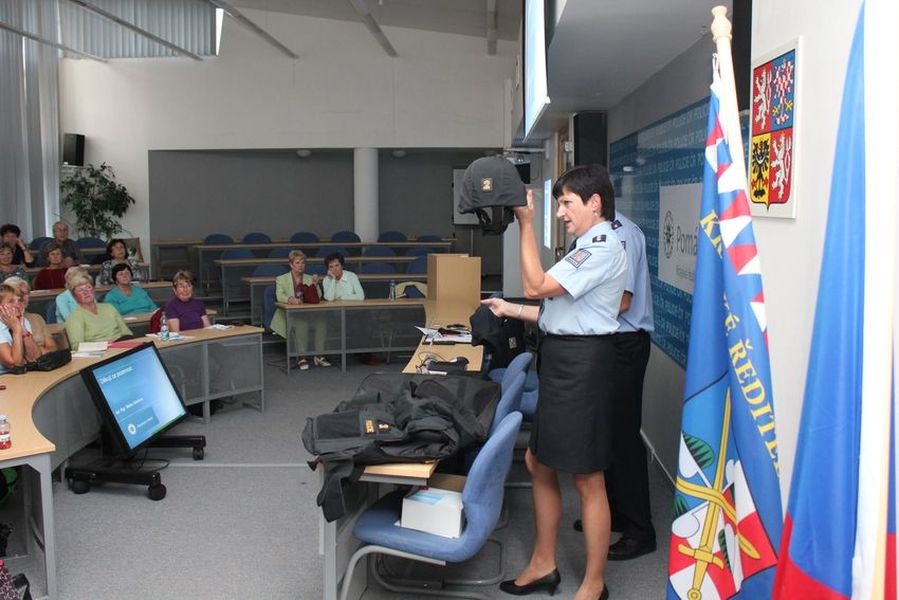 Olomouc - seminář Policie a posluchaři U3V UP zdroj foto: PČR