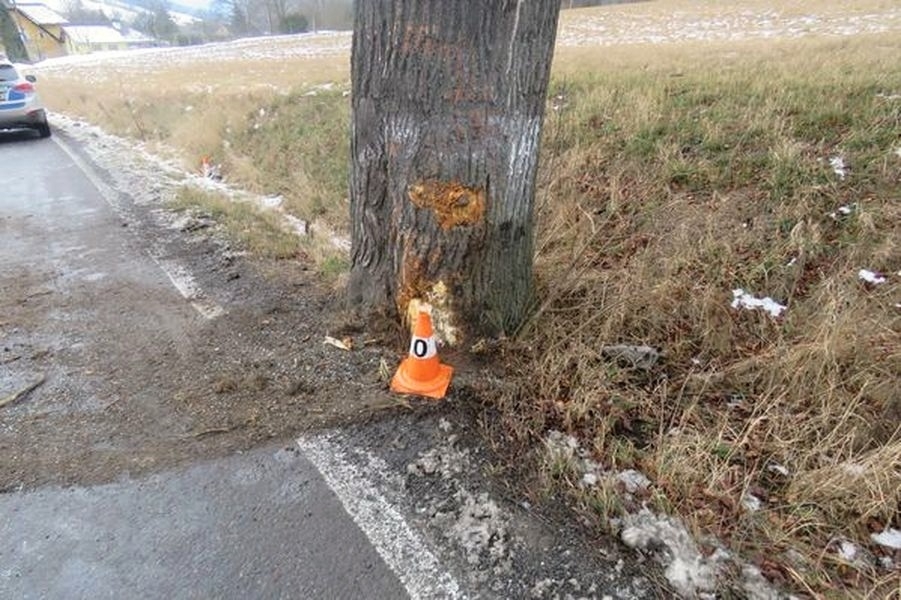 DN mezi Jeseníkem a Lipovou - lázní zdroj foto: PČR