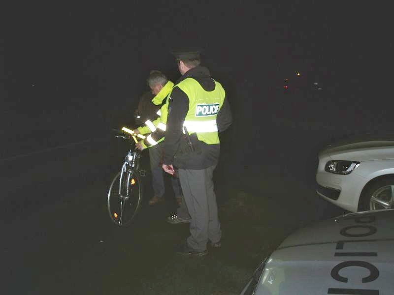 kontroly chodců a cyklistů mezi Sudkovem a Postřelmovem zdroj foto: PČR