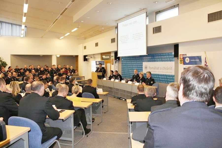 Policejní prezident navštívil Olomoucký kraj a předal ocenění zdroj foto: PČR