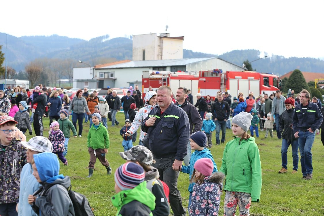 Šumperk - letiště - cičení 2016 probíhalo za velkého zájmu přihlížejících foto: sumpersko.net