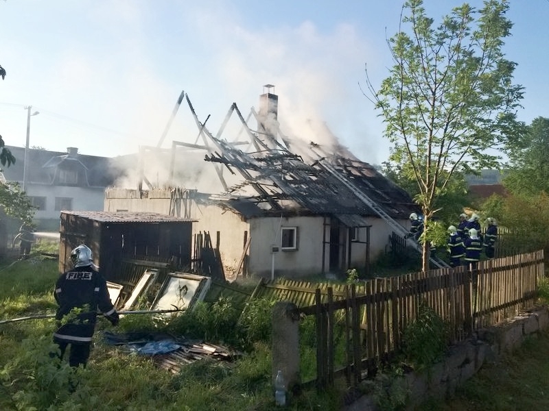 Stará Červená Voda - požár rodinného domku zdroj foto: HZS Olk.