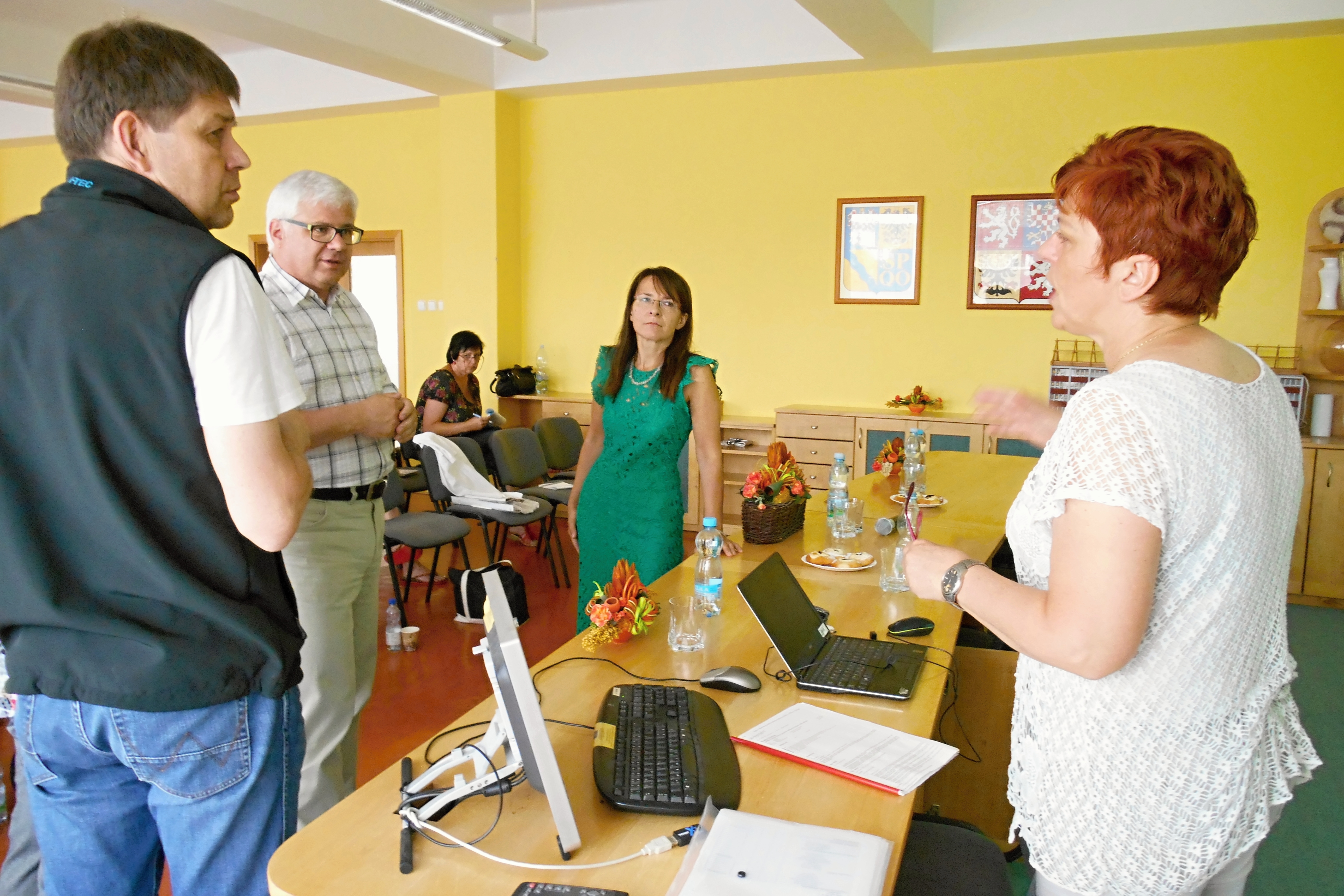 setkání ředitelů s odbornicí na inkluzi zdroj foto: SŠŽTS