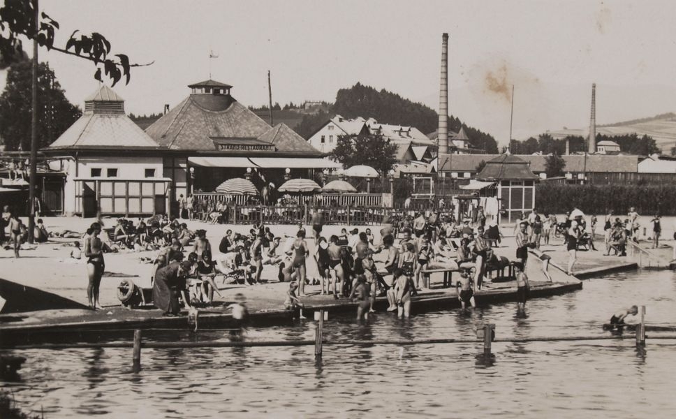 Šumperk koupaliště Benátky, pohled na pláž a restauraci, 1. polovina 40. let 20. století zdroj foto: VMŠ