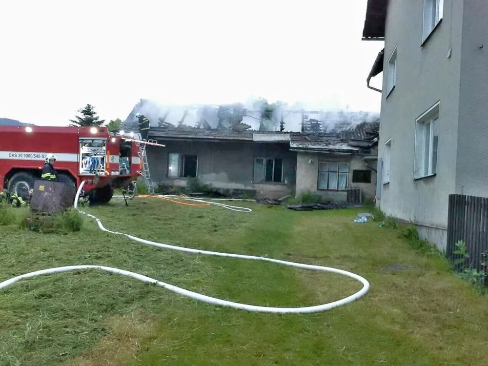 Velké Losiny - požár střechy rod. domu zdroj foto: HZS OLk.