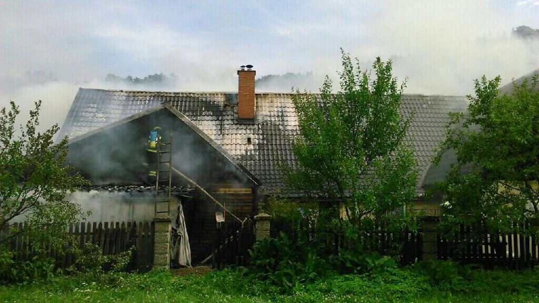 Bělá pod Pradědem - požár RD zdroj foto: HZS Olk.