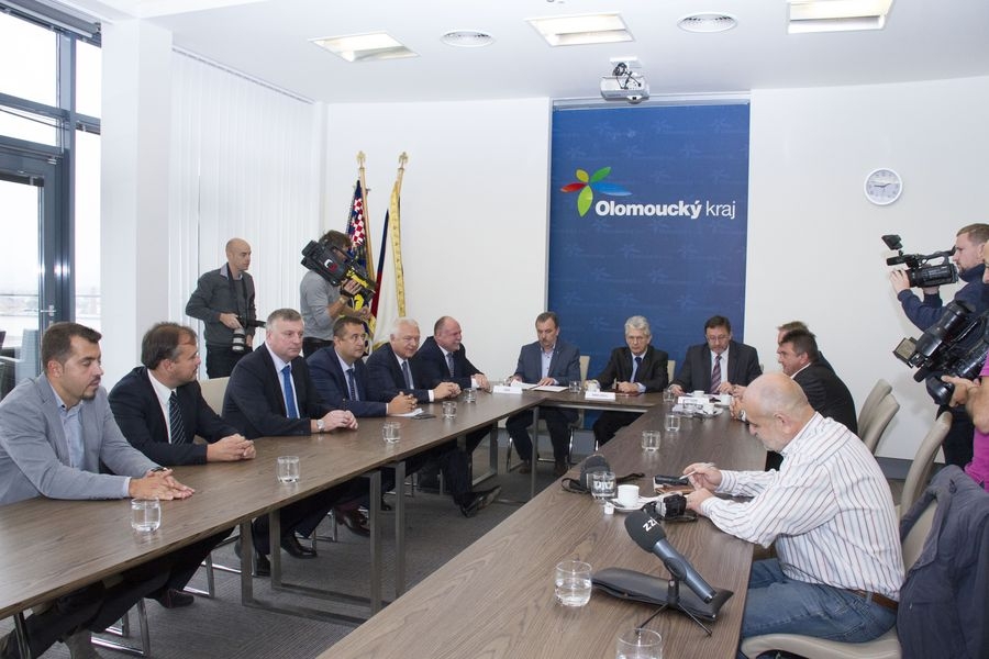 Olomoucký kraj má podepsanou koaliční smlouvu zdroj foto: Olk.