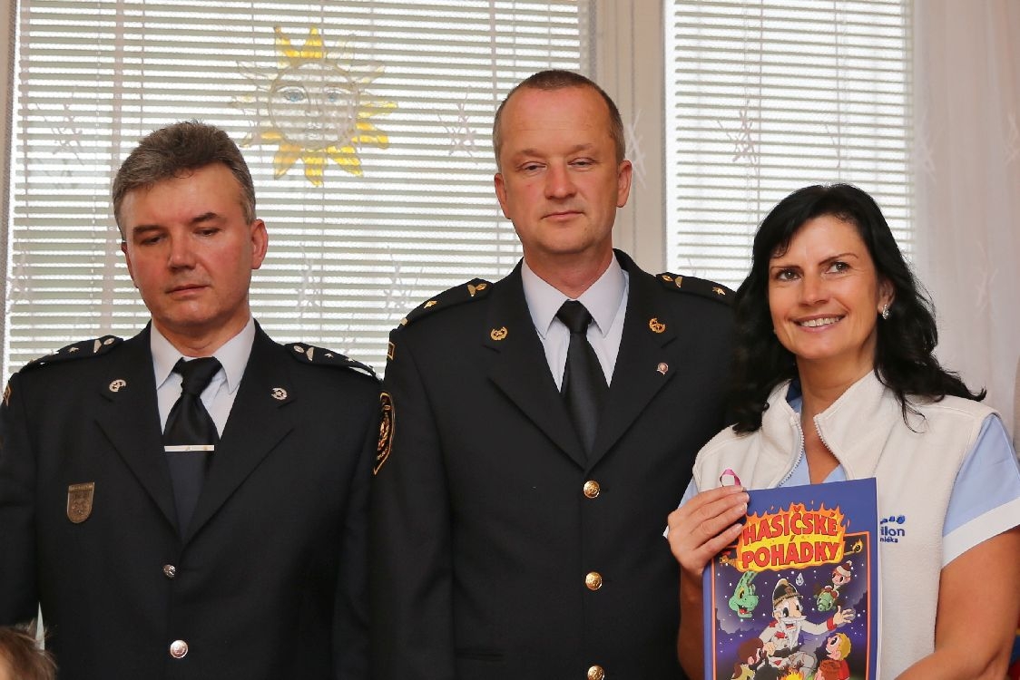 čtení hasičských pohádek v Šumperku foto: sumpersko.net