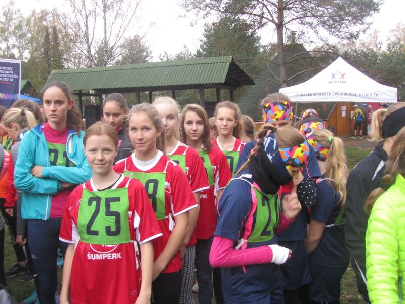 Běžkyně z V. ZŠ Šumperk obdržely cenu fair play zdroj foto: škola