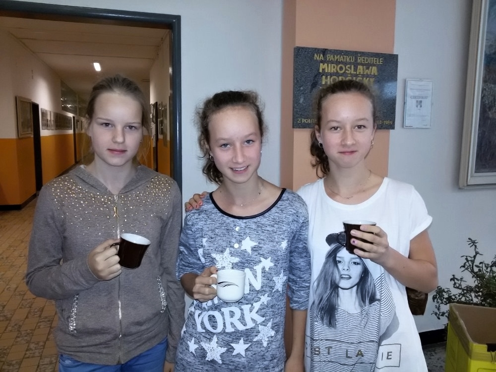Školáci na Pětce v Šumperku moštovali i koštovali zdroj foto: R. H.