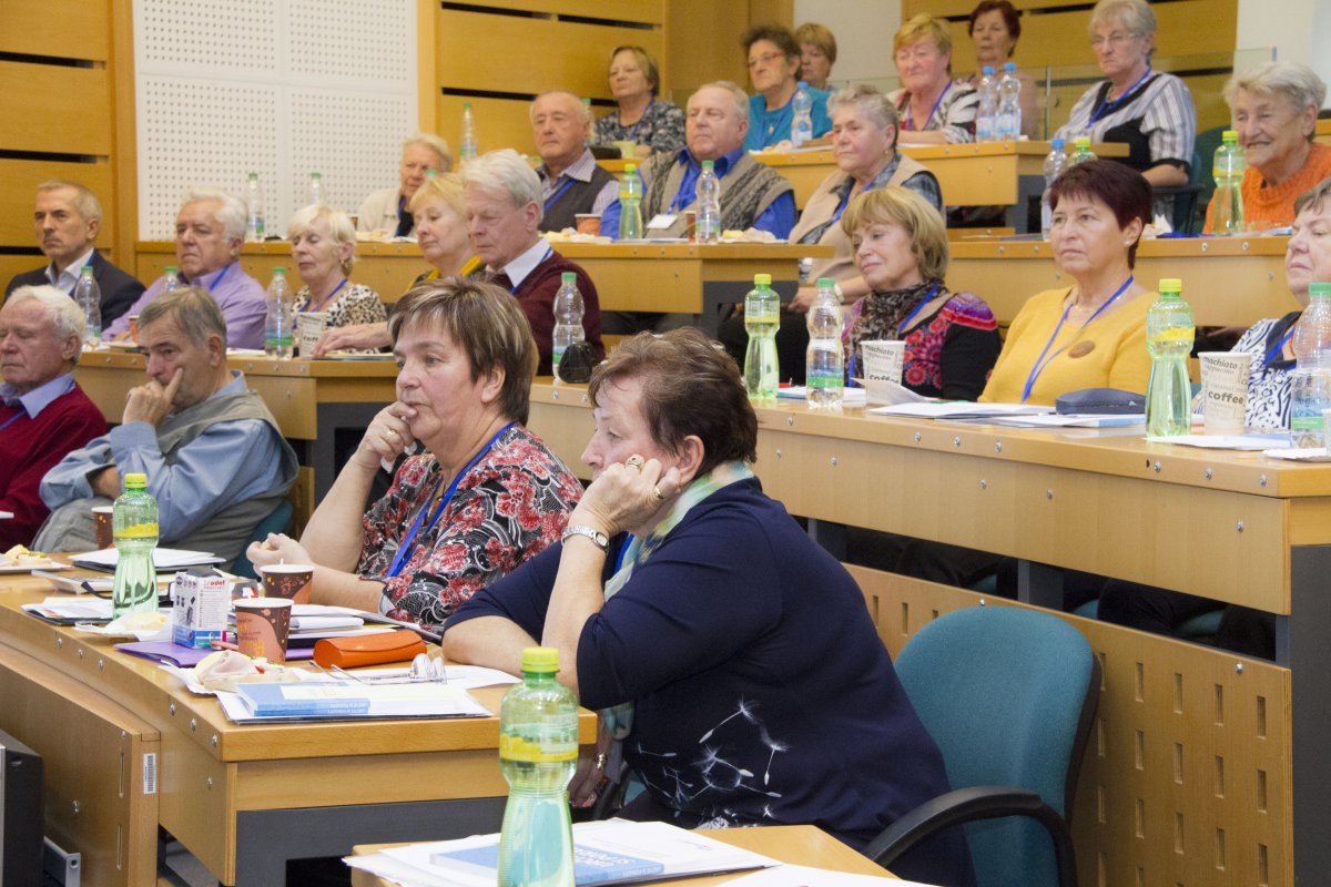 Krajská rada seniorů má nové vedení. Post předsedkyně obhájila Milena Hesová zdroj foto: Olk.