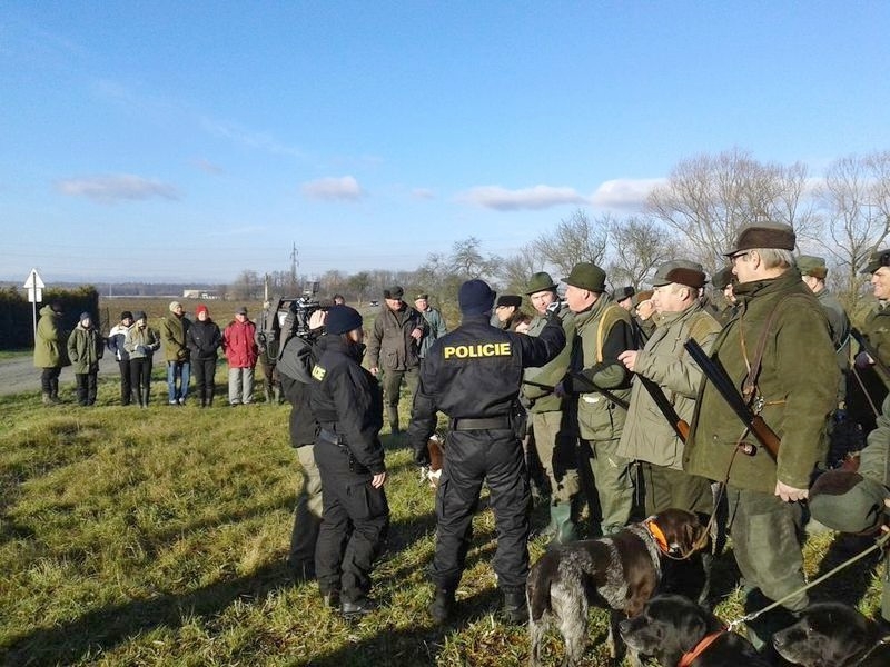 Policie kontrolovala myslivce na honech zdroj foto: PČR