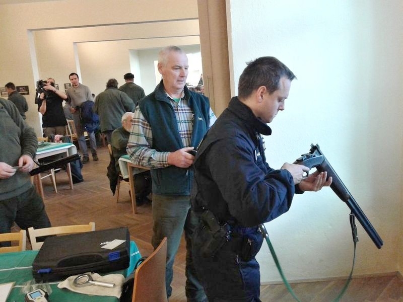 Policie kontrolovala myslivce na honech zdroj foto: PČR