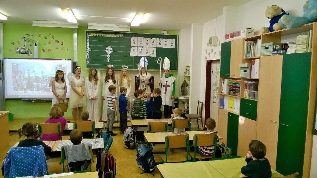 Mikuláš na V. ZŠ v Šumperku zdroj foto: škola