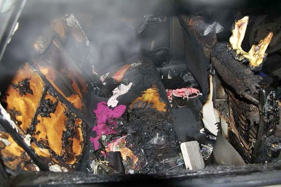 Mohelnice - úmyslně zapálené vozidlo zdroj foto: PČR