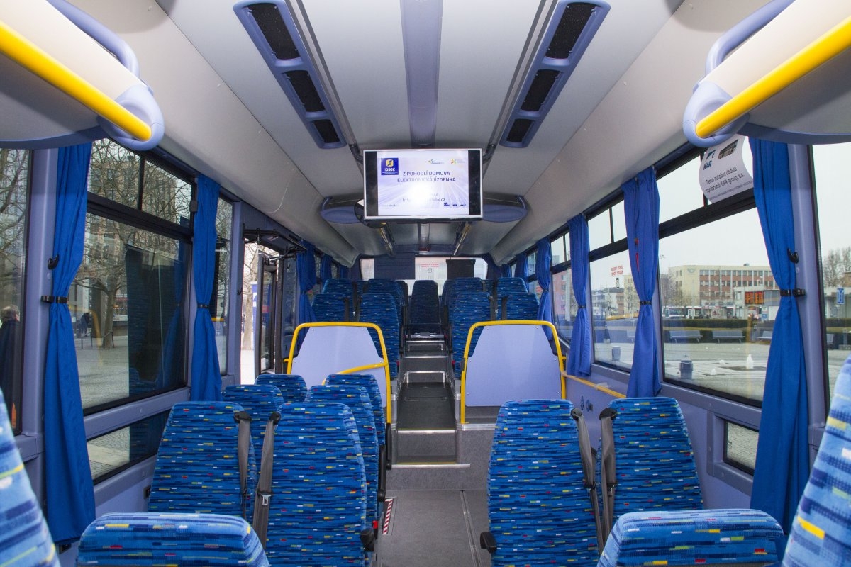 Olomoucký kraj pořídil speciální autobus. Využijí ho hlavně příspěvkové organizace a neziskovky zdroj foto: Olk