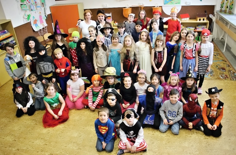 Maškarní karneval na šumperské Pětce zdroj foto: škola
