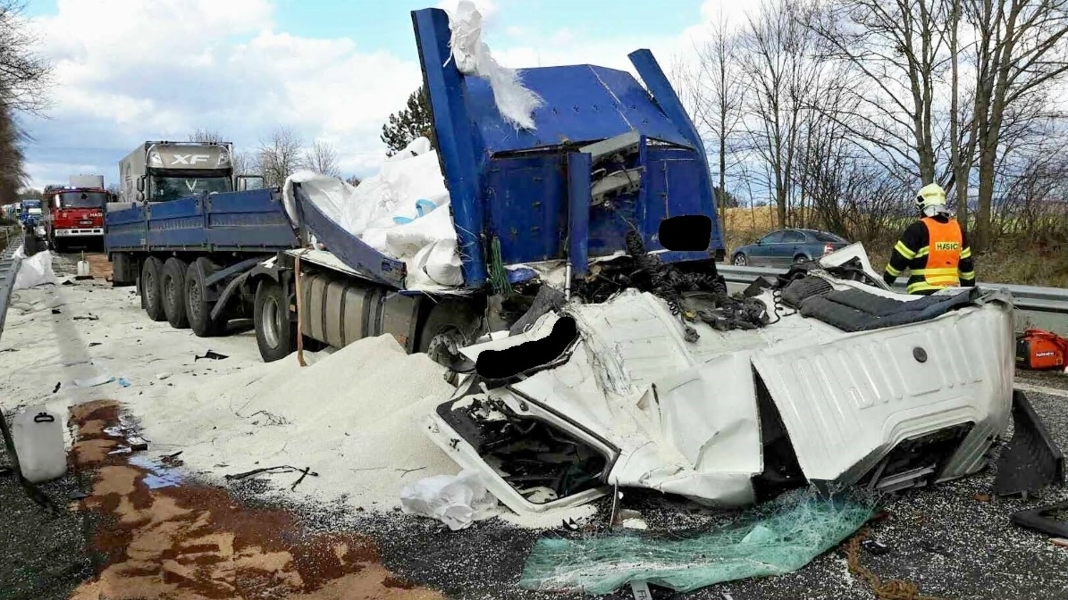 tragická dopravní nehoda u Loštic zdroj foto: HZS Olk
