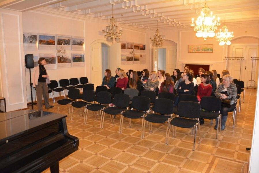 společná akce studentů Gymnázia Šumperk a SOŠ Šumperk zdroj foto: škola