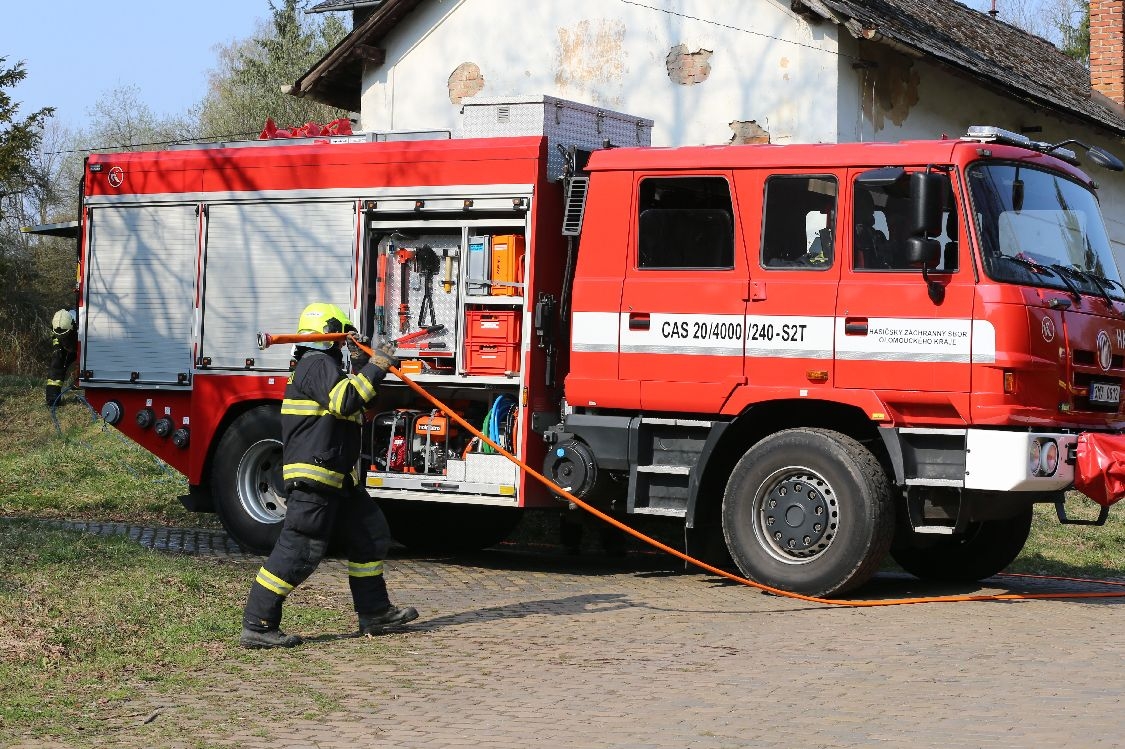 Šumperk - hasiči testovali v areálu Sanatorky novou techniku foto: šumpersko.net