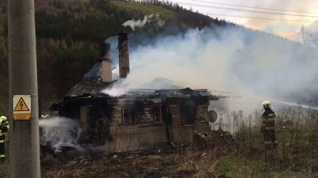 Hanušovice - zásah hasičů při požáru rodinného domu zdroj foto: HZS Olk