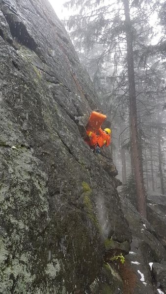 Čertovy kameny - výcvik hasičů - lezců zdroj foto: HZS Olk