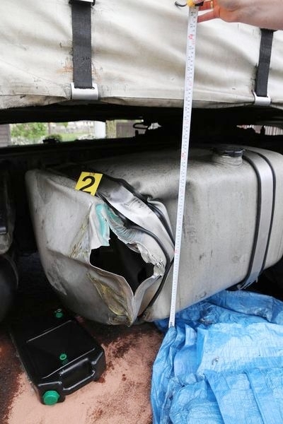 vozidlo poškodilo vozovku v úseku Červenohorské sedlo - Domašov zdroj foto: PČR