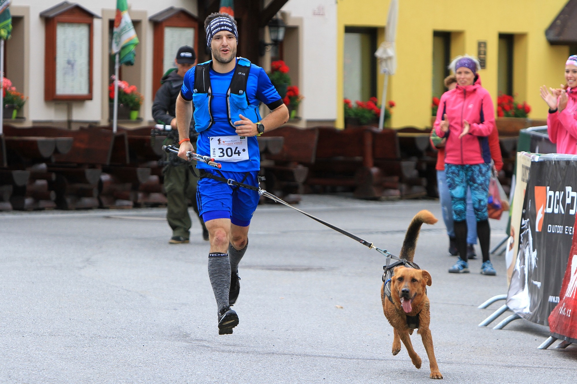 Plzeňský dogtrekař Vlastimil Vágner vyhrává trasu Long foto: PatRESS.cz