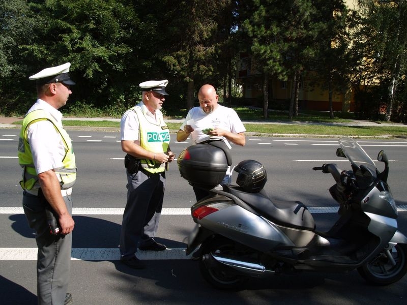 Policisté v Šumperku kontrolovali motorkáře zdroj foto: PČR