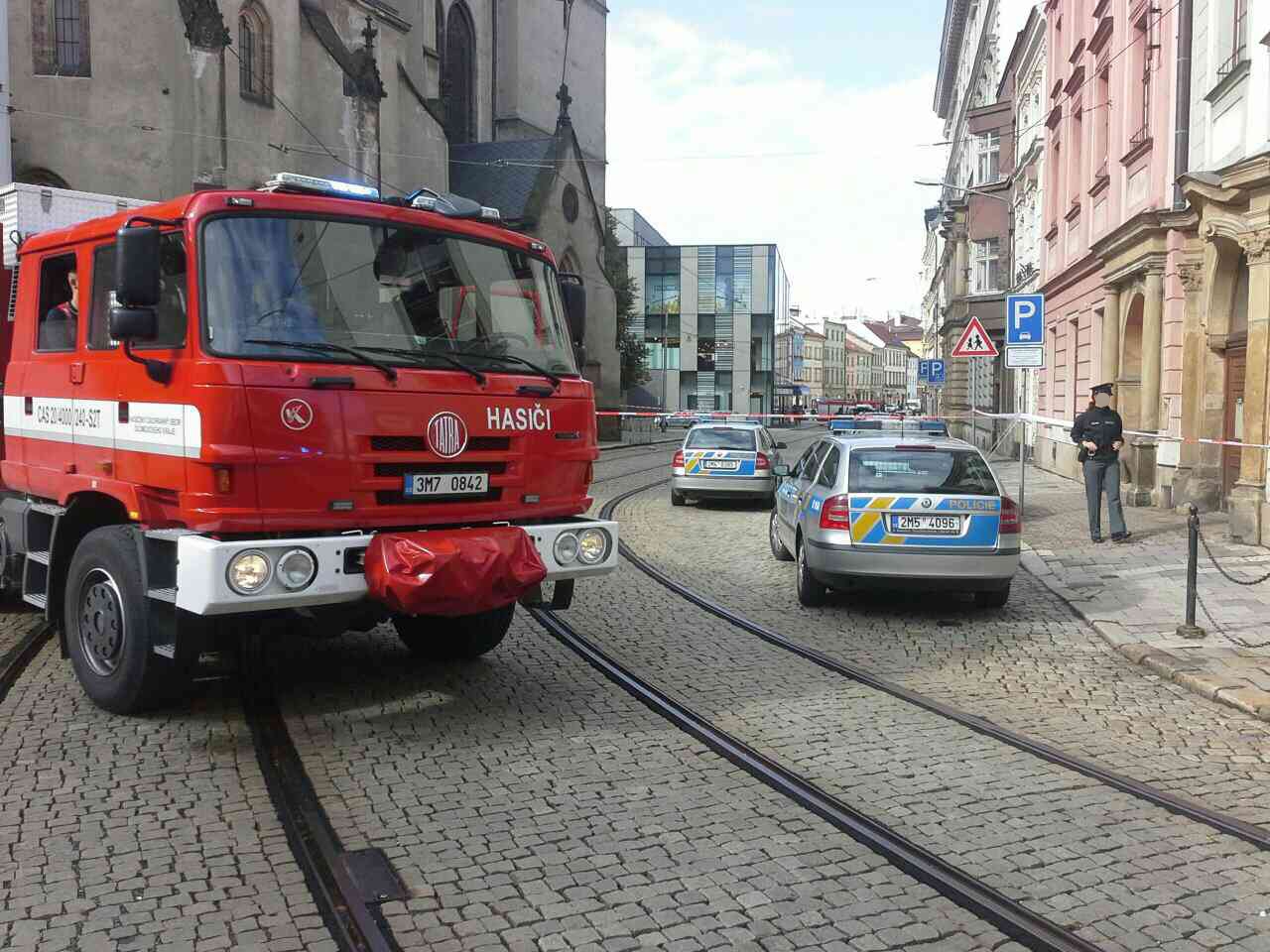 Olomouc - anonym oznámil uložení bomby ve škole zdroj foto: HZS Olk