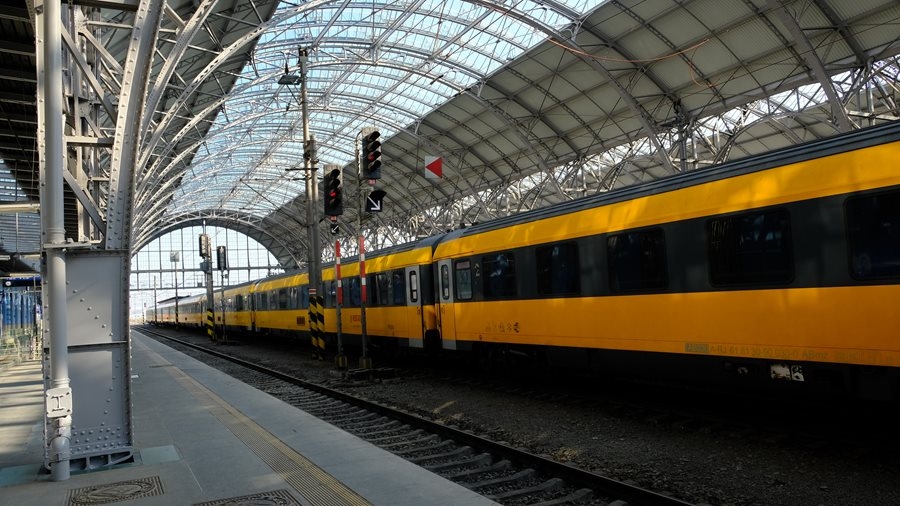 Po sto letech má pražské hlavní nádraží nově opravené zastřešení nástupišť zdroj foto:MD