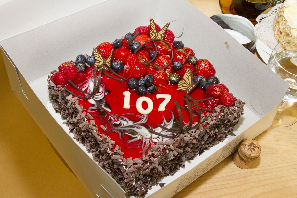 nádherný dort pro oslavenkyni zdroj foto: Olk