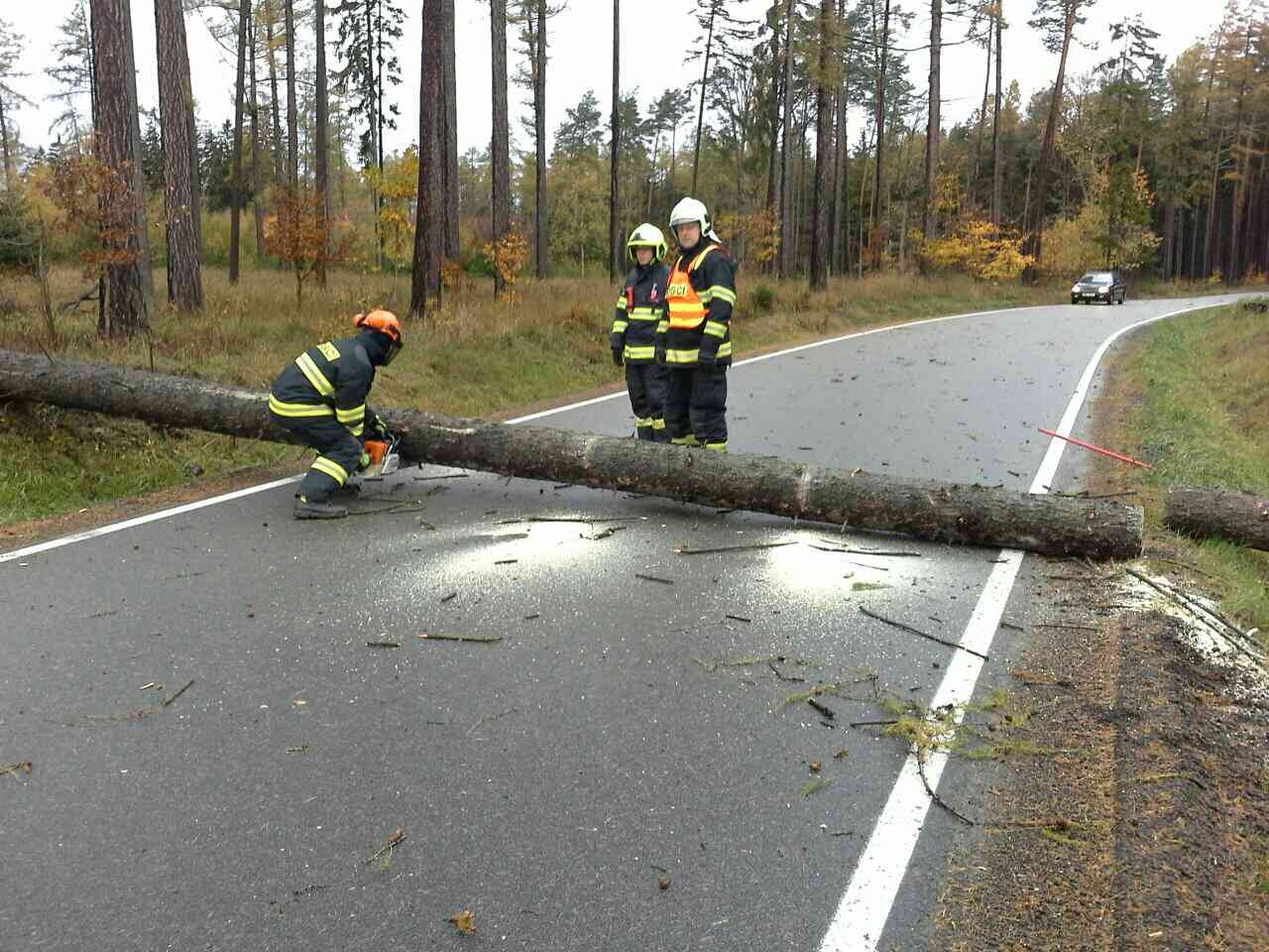 zásahy hasičů - neděle 29. října zdroj foto: HZS Olk