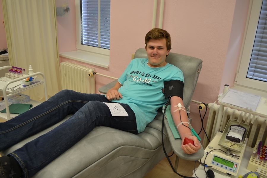 Šumperští středoškoláci darovali krev foto: SŠŽTS