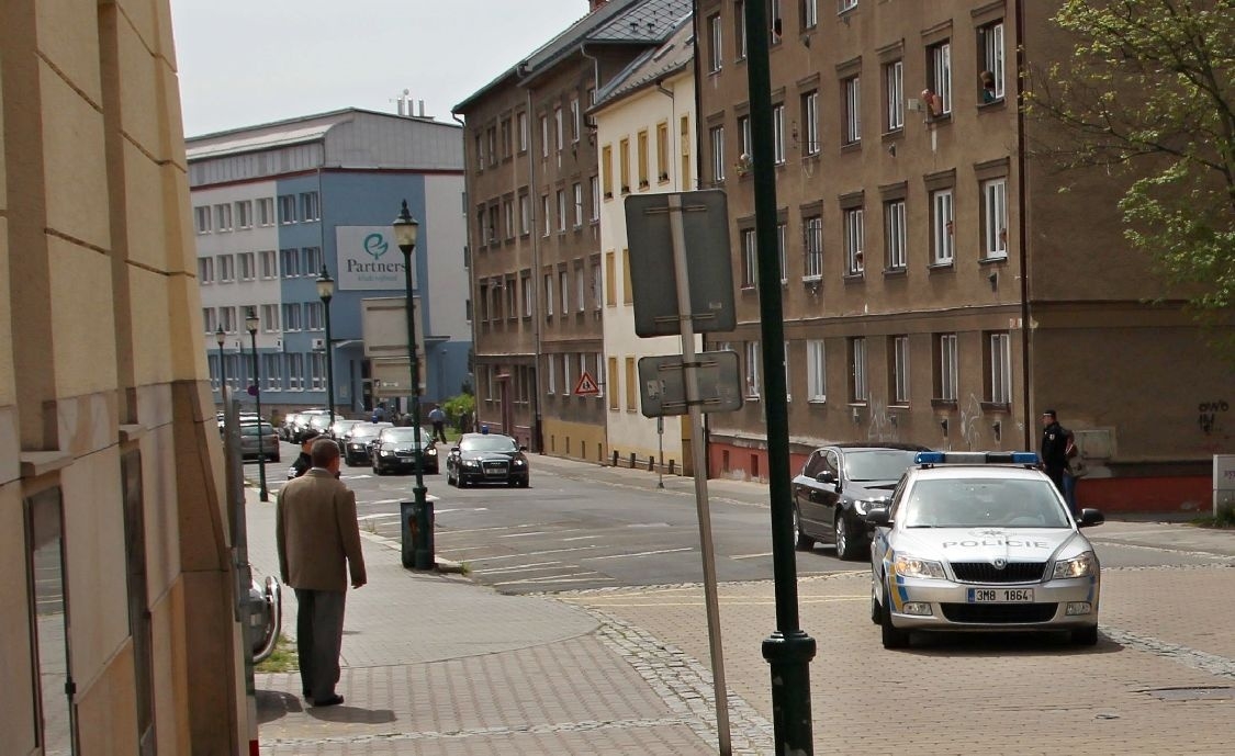 policie KŘOLK zajišťuje veřejný pořádek a hladký průjezd prezidentské kolony vozidel zdroj foto: archiv šumpersko.net