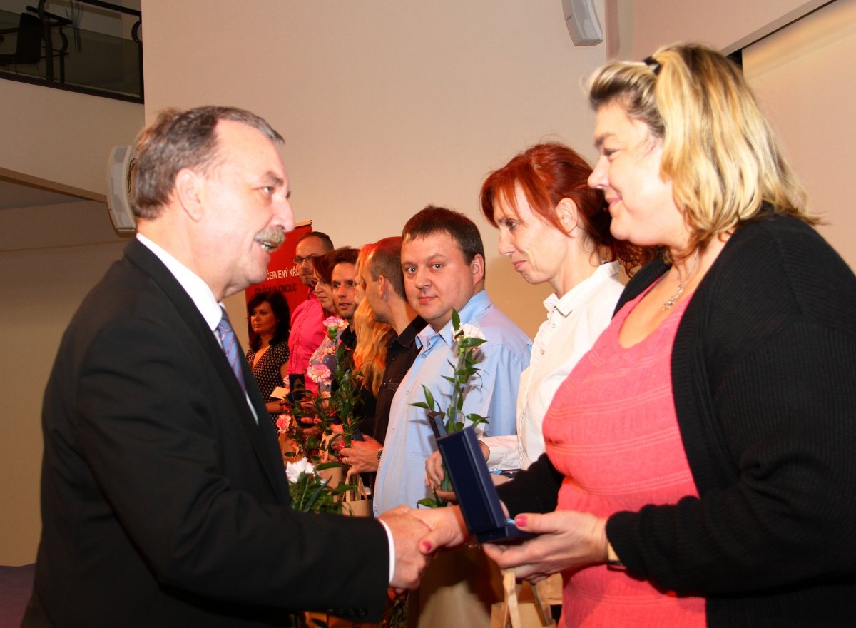 V kraji jsou noví držitelů Stříbrné medaile profesora Jana Janského zdroj foto: Olk