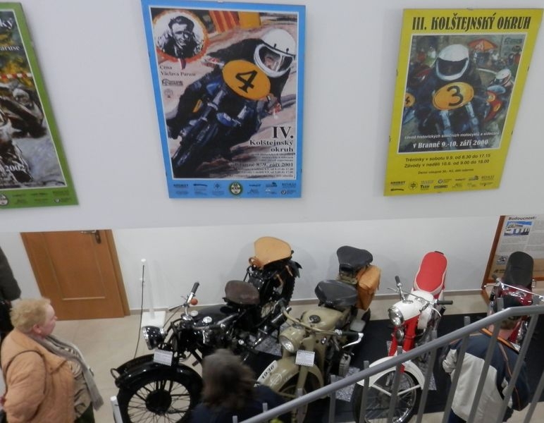 Historické motocykly zdroj foto:Muzeum silnic