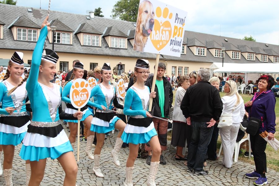 Šumperský Hafan 2014 - podpořily mažoretky SANY ze IV.ZŠ Šumperk